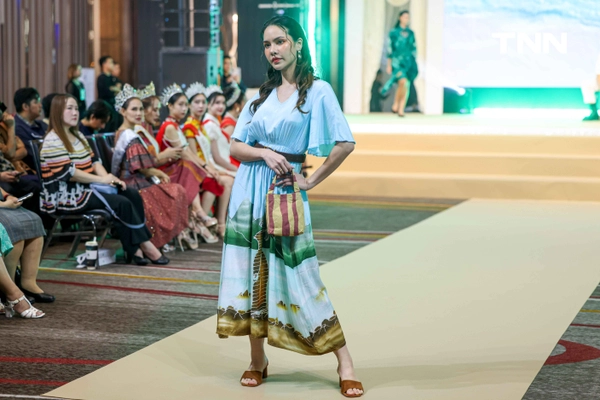 รูป-“Inspiring  Andaman Textile 2025 ” โชว์ชุดผ้าไทยร่วมสมัยจากต้นทุนทางศิลปวัฒนธรรมภาคใต้ฝั่งอันดามัน-19