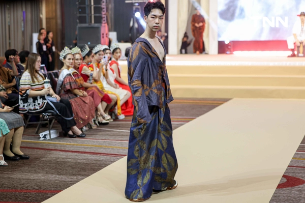 รูป-“Inspiring  Andaman Textile 2025 ” โชว์ชุดผ้าไทยร่วมสมัยจากต้นทุนทางศิลปวัฒนธรรมภาคใต้ฝั่งอันดามัน-26