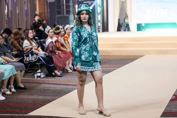 รูป-“Inspiring  Andaman Textile 2025 ” โชว์ชุดผ้าไทยร่วมสมัยจากต้นทุนทางศิลปวัฒนธรรมภาคใต้ฝั่งอันดามัน-15