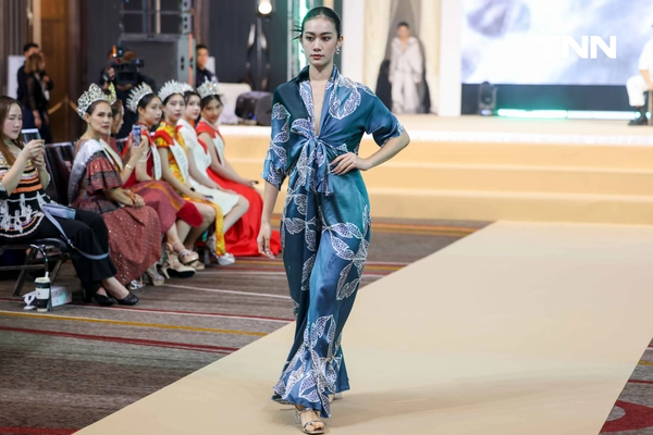 รูป-“Inspiring  Andaman Textile 2025 ” โชว์ชุดผ้าไทยร่วมสมัยจากต้นทุนทางศิลปวัฒนธรรมภาคใต้ฝั่งอันดามัน-25
