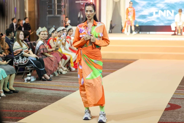 รูป-“Inspiring  Andaman Textile 2025 ” โชว์ชุดผ้าไทยร่วมสมัยจากต้นทุนทางศิลปวัฒนธรรมภาคใต้ฝั่งอันดามัน-22