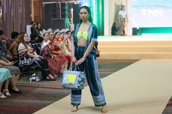 รูป-“Inspiring  Andaman Textile 2025 ” โชว์ชุดผ้าไทยร่วมสมัยจากต้นทุนทางศิลปวัฒนธรรมภาคใต้ฝั่งอันดามัน-16