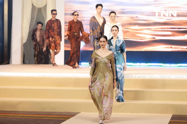 รูป-“Inspiring  Andaman Textile 2025 ” โชว์ชุดผ้าไทยร่วมสมัยจากต้นทุนทางศิลปวัฒนธรรมภาคใต้ฝั่งอันดามัน-29