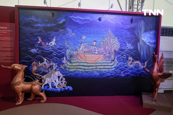 รูป-ชมงานศิลป์คู่แผ่นดินผ่านงาน “แพรพัสตรา บรมราชินีนาถ” ร่วมเฉลิมพระเกียรติสมเด็จพระบรมราชชนนีพันปีหลวง -11