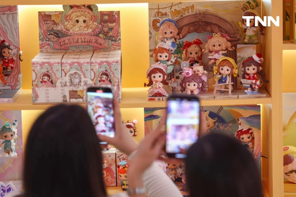 รูป-ไอคอนสยาม จับมือ HEYONE และ MORE THAN ARTS & TOYS เนรมิตดินแดนแสนสนุกสุดน่ารักเปิด Pop-up Store ที่ใหญ่ที่สุดริมแม่น้ำเจ้าพระยา -0