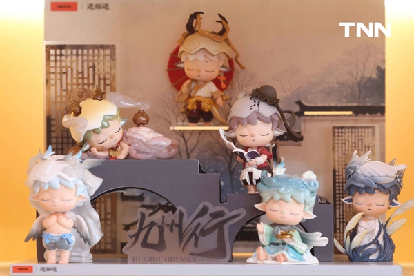 รูป-ไอคอนสยาม จับมือ HEYONE และ MORE THAN ARTS & TOYS เนรมิตดินแดนแสนสนุกสุดน่ารักเปิด Pop-up Store ที่ใหญ่ที่สุดริมแม่น้ำเจ้าพระยา -6
