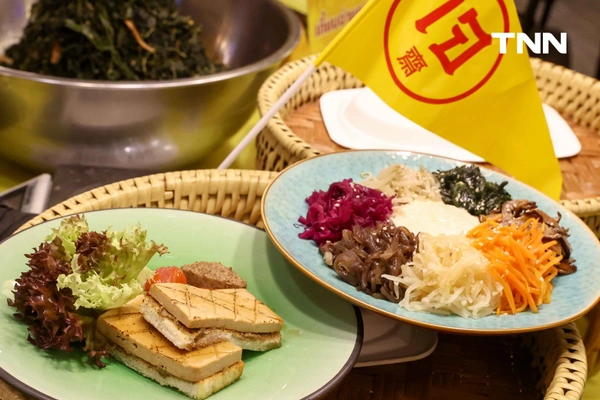 รูป-ไอคอนสยาม - เมืองสุขสยาม กินเจคึกคัก ชูอาหารฟิวชั่น “ฟัวกราส์เจ-สปาเก็ตตี้ซอสหลนน้ำชุบหยำเจ” เปิดมิติใหม่เทศกาลกินเจ-20