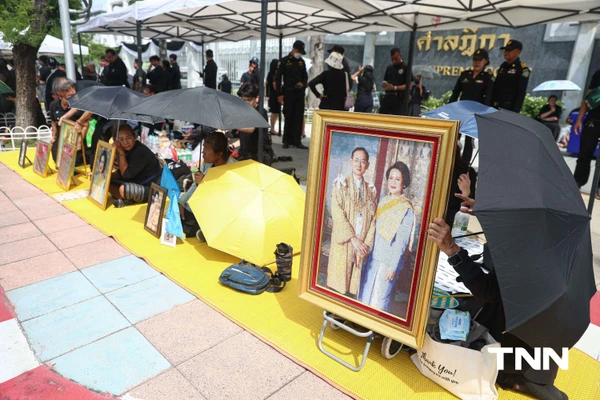 รูป-ประมวลภาพ ขบวนเชิญพระบรมศพ สมเด็จพระพันปีหลวง สู่พระบรมมหาราชวัง-25