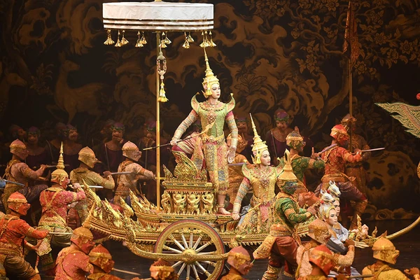 รูป-เจ้าฟ้าสิริวัณณวรีฯ ทอดพระเนตรการแสดงโขนมูลนิธิส่งเสริมศิลปาชีพฯ-22