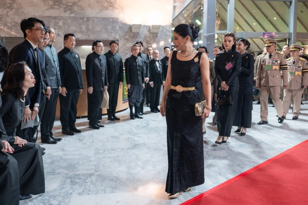 รูป-เจ้าฟ้าสิริวัณณวรีฯ ทอดพระเนตรการแสดงโขนมูลนิธิส่งเสริมศิลปาชีพฯ-7