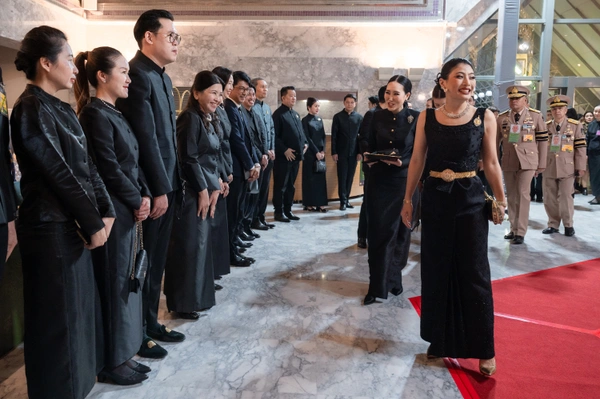รูป-เจ้าฟ้าสิริวัณณวรีฯ ทอดพระเนตรการแสดงโขนมูลนิธิส่งเสริมศิลปาชีพฯ-10