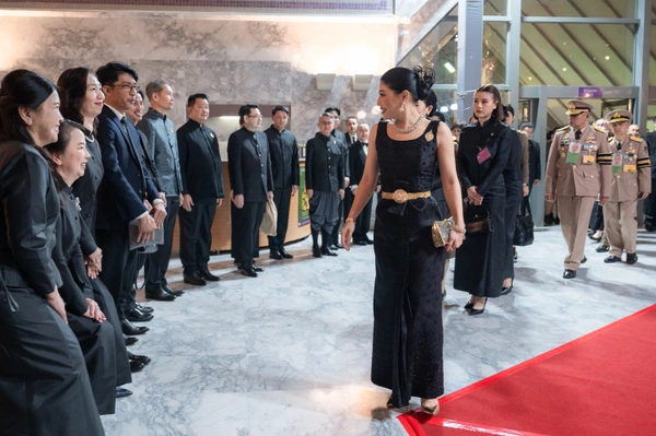 รูป-เจ้าฟ้าสิริวัณณวรีฯ ทอดพระเนตรการแสดงโขนมูลนิธิส่งเสริมศิลปาชีพฯ-9