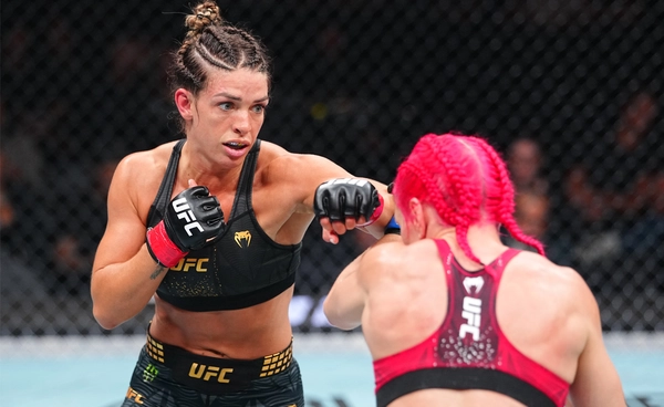 เดิร์นแกร่งครบเครื่อง! ชนะโรเบิร์ตสัน ป้องแชมป์ UFC สำเร็จ