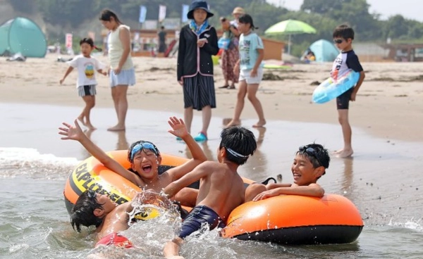 ชายหาดฟุกุชิมะเปิดแล้ว ครั้งแรกในรอบ 15 ปี หลังปิดยาวจากเหตุโรงไฟฟ้านิวเคลียร์