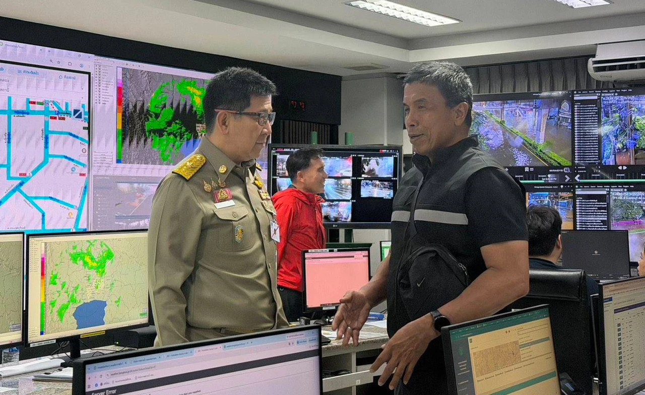 กทม. เฝ้าฝนตลอดคืน “เอกนิติ” พร้อมหนุนกำลัง-เครื่องจักรช่วยประชาชน