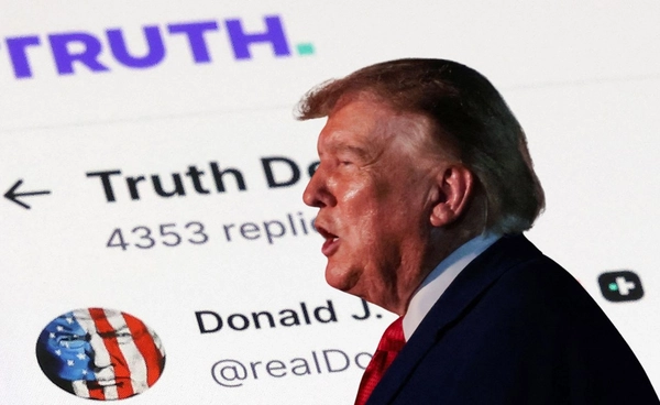 ทรัมป์ถูกฟ้องหลังเปิด จ่ายเงินให้เข้าถึงโพสต์ บน Truth Social ได้ก่อนใคร