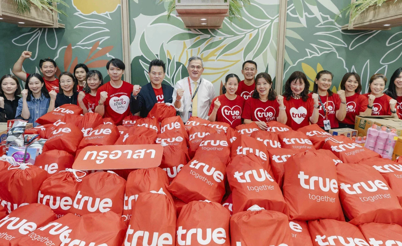 ทรูเพื่อคนไทย ระดมพลังจิตอาสาแพ็ก “ถุงกำลังใจ” ช่วยผู้ประสบอุทกภัย