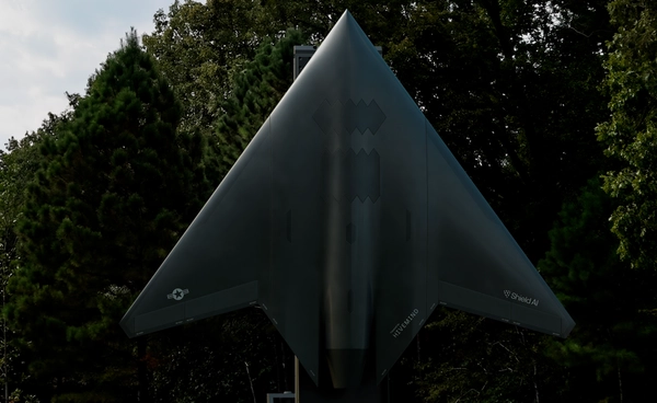 "GE" และ "Shield AI" ทดสอบเครื่องยนต์ "X-BAT" โดรนรบไร้คนขับ บินแนวดิ่งไร้รันเวย์สำเร็จ