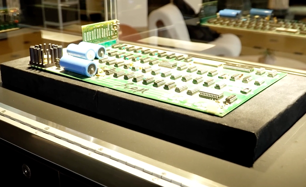 คอมพิวเตอร์ “Apple-1” พร้อมลายเซ็นสองผู้ก่อตั้ง จ่อประมูลทะลุ 30 ล้านบาท