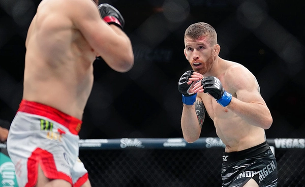 แซนด์ฮาเกน เชื่อเหนือกว่า เบาติสตา ลั่นขอหวนคืนเส้นทางล่าแชมป์ UFC