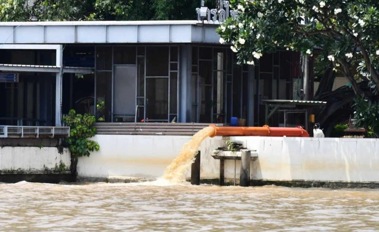 เตือนฝนระลอกใหม่ 10–11 ต.ค. คาดฝนสะสมกทม.สูงสุด 150 มม. เร่งพร่องน้ำ-หวั่นซ้ำเติมพื้นที่น้ำท่วม