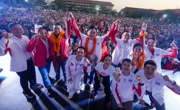 พท. ปิดฉากทัวร์อีสาน “3 วัน 8 จังหวัด”  “ยศชนัน” ประกาศชัดพร้อมเป็นนายกฯ คนที่ 33  