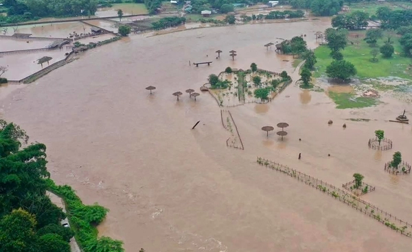 ฝนตกหนัก! ปภ. เตือนชาวอ่าวลึก จ.กระบี่ น้ำจะล้นตลิ่งในอีก 2 ชม.