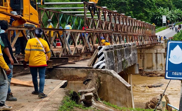 น้ำท่วมน่าน! ฟื้นฟูเส้นทางถูกตัดทางขาด–สะพานเสียหาย เปิดสัญจรได้แล้วทุกจุด