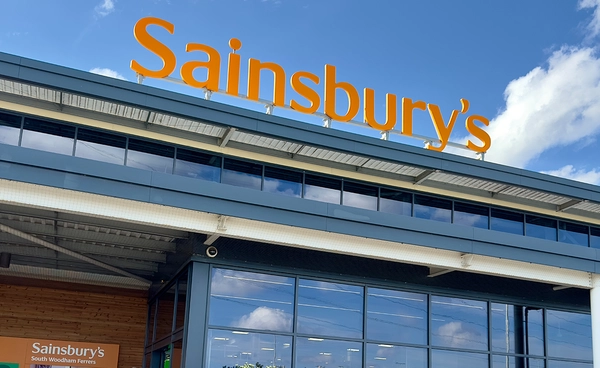 พนักงานหรือ AI ผิด? ร้านค้าใน UK สั่งระงับระบบสแกนหน้า หลังเข้าใจผิดคิดว่าลูกค้าเป็นโจร