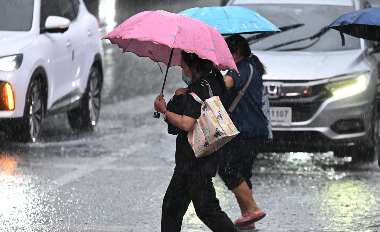 อุตุฯ เตือนฉ.10 ภาคใต้ฝนตกหนัก - ภาคกลางฝนฟ้าคะนอง