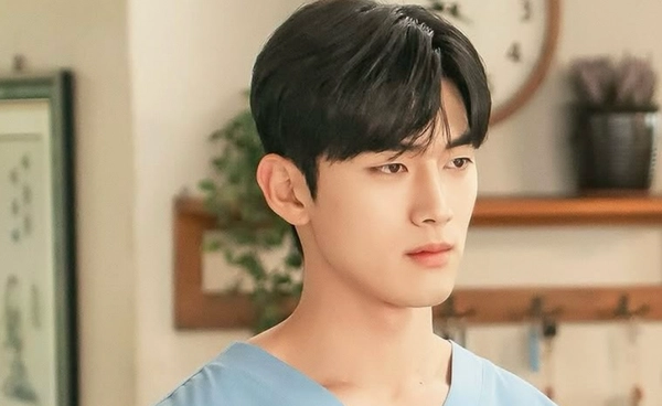 ใครคือ “ฮงมินกิ” นักแสดงหนุ่มที่ถูกกล่าวหาว่าทำร้ายร่างกายอดีตแฟนสาว