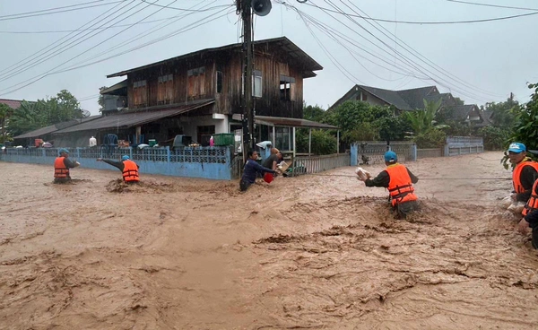 ฝนถล่มน่านไม่ใช่เรนบอมบ์ เปิด 2 ปัจจัยหลักทำ “ปัว” น้ำท่วมหนัก