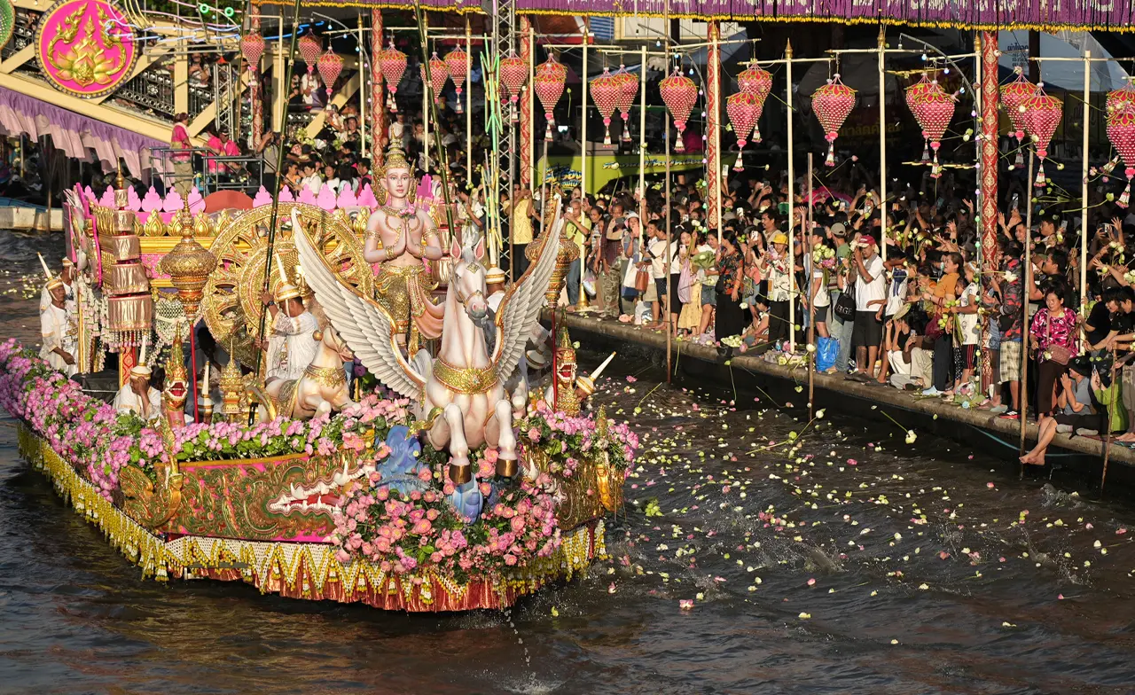 ประวัติประเพณีรับบัว บางพลี ตำนานศรัทธาหนึ่งเดียวในโลก