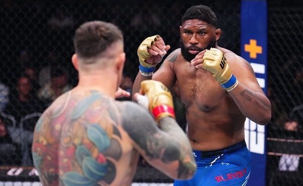 เบลย์เดส เก๋าเกมปล้ำ! ขอสยบ โฮกิต UFC 327