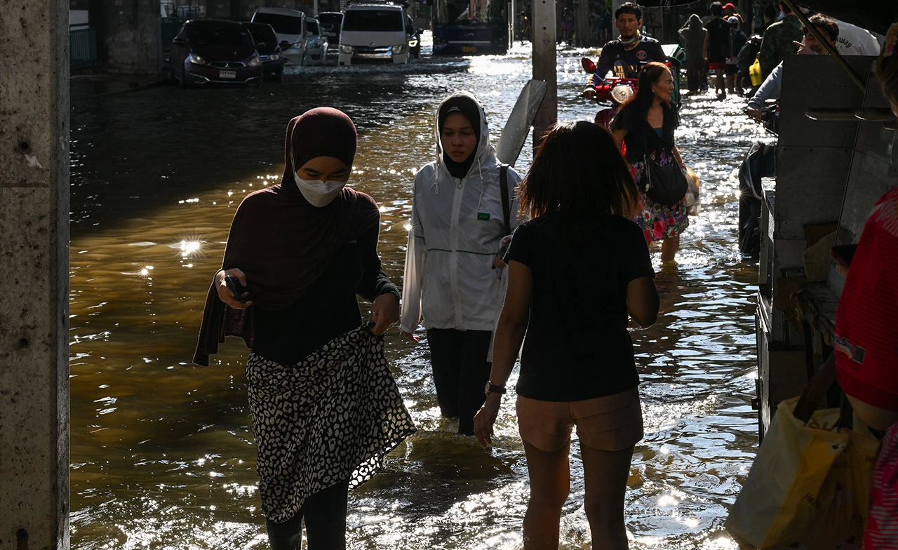 น้ำท่วม 20 จังหวัด-กทม.  กระทบ 2.44 ล้านคน ปราจีนฯ เสียชีวิตสูงสุด