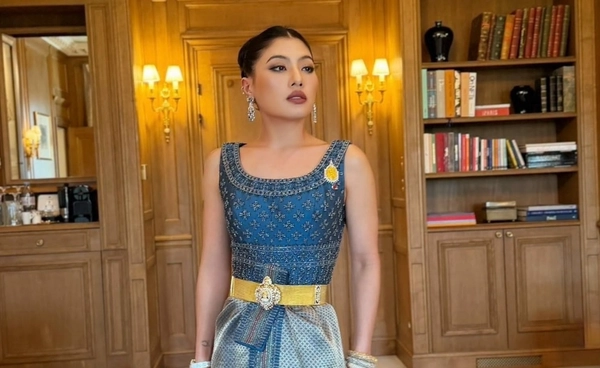 เปิดเบื้องหลังฉลองพระองค์ "เจ้าฟ้าสิริวัณณวรีฯ" ชุดไทยดุสิต เฉิดฉายในกรุงปารีส