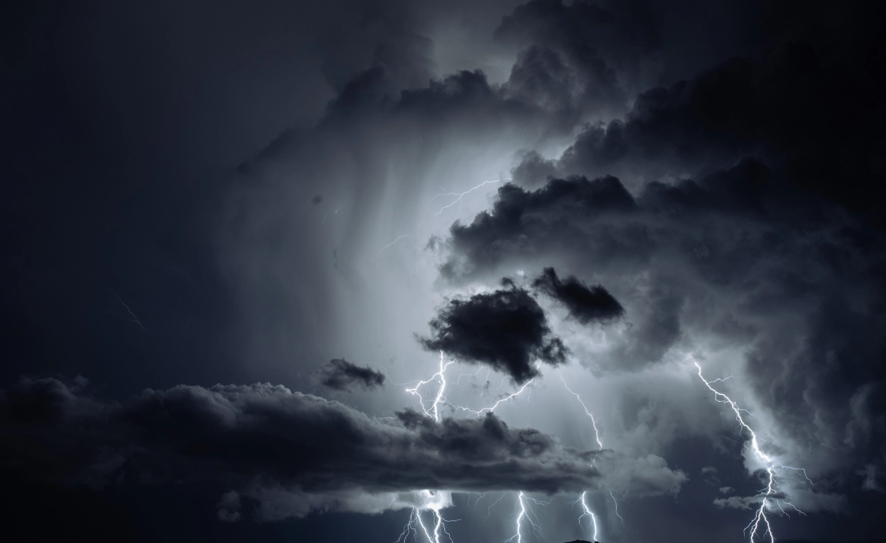 อุตุฯ เตือนพื้นที่เสี่ยงภัยฝนตกหนักถึงหนักมากบริเวณประเทศไทยวันที่ 12 ต.ค. 69