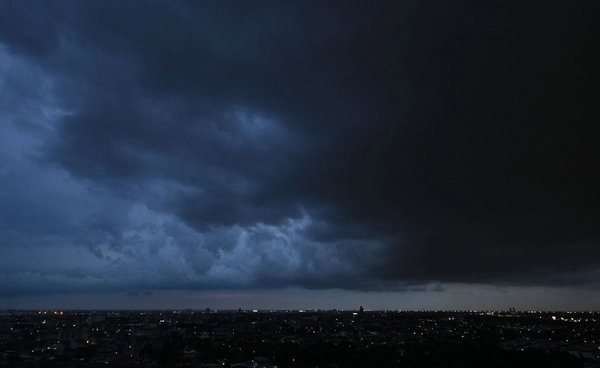 พยากรณ์อากาศวันนี้ 23 สิงหาคม 2569 เตือนทั่วไทยฝนตกหนัก กทม. เจอฝน 70%