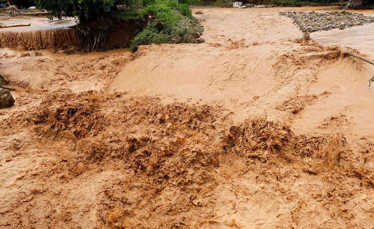 สทนช.เตือน 15–19 ก.ย. "ฝนตกหนัก" 5 ภาค เสี่ยงน้ำท่วม เช็กพื้นที่เสี่ยงด่วน!