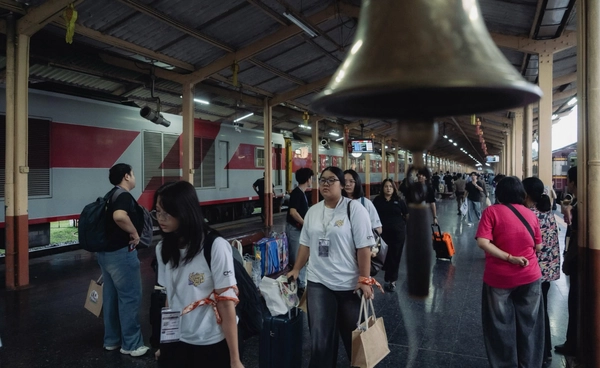 รับน้องรถไฟ มช. ทำไมไม่เสื่อม "มนต์ขลัง" ย้อนตำนาน 62 ปี การเดินทางของ "ลูกช้าง" 