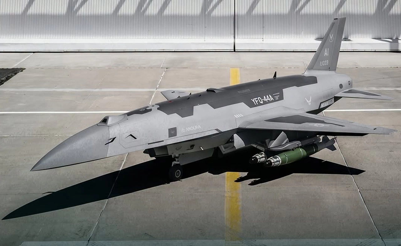 สหรัฐฯ ทดสอบโดรนรบ YFQ-44A Fury ติดตั้งอาวุธโจมตีภาคพื้นดิน