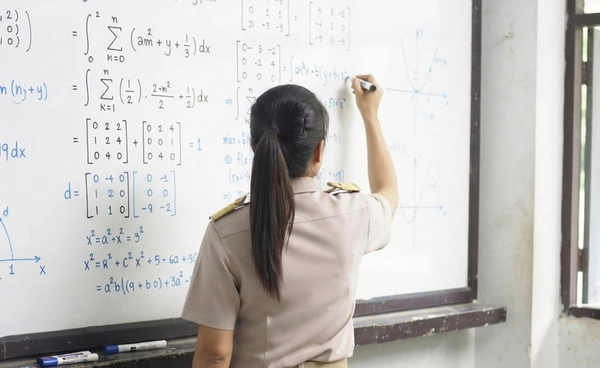 รัฐบาล ปลดล็อกระบบย้ายครู คืนตำแหน่งเกษียณ 7 พันกว่าอัตรา