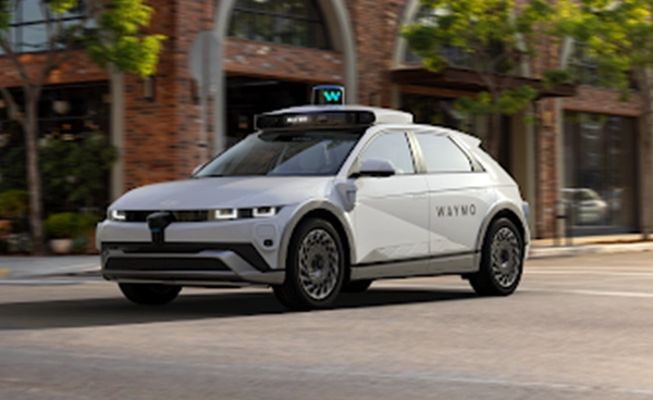 “Waymo” เรียกคืนโรโบแท็กซี่ 3,900 คัน หลังซิ่งฝ่าเขตก่อสร้างบนไฮเวย์