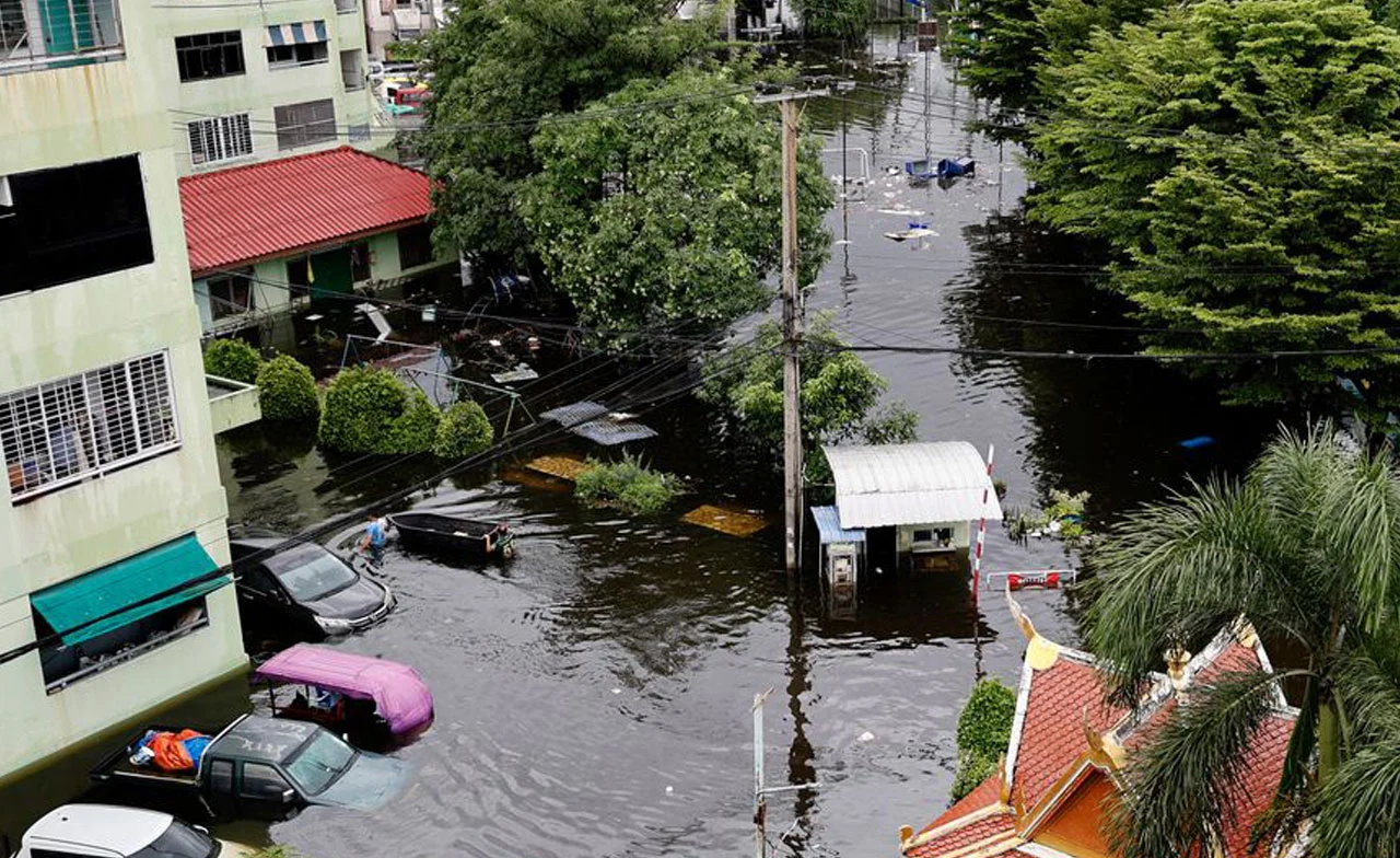 เปิดแผนกู้ “ลาดกระบัง” เร่งระบายน้ำท่วมขัง ช่วยประชาชนผ่านพ้นวิกฤต