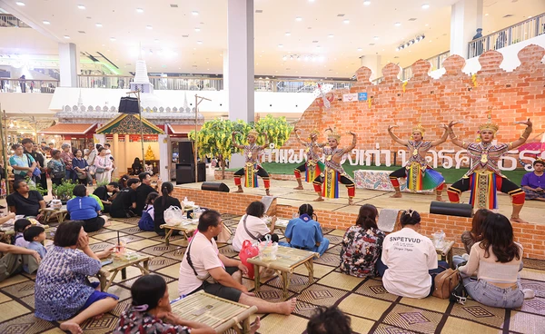 สัมผัสมนต์เสน่ห์แดนใต้ "ล่องหลาด แลเมืองคอน นครสองธรรม" ตระการตาการแสดงมโนราห์-ลิเกป่าหาชมยาก ณ ซีคอน บางแค