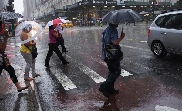ฝนถล่มสหรัฐฯ ก่อนนัดชิงฟุตบอลโลก