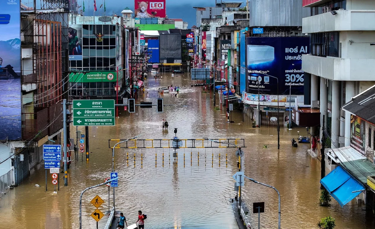 ใต้รอดมหาอุทกภัย? เตือนอย่าชะล่าใจ ฝนสุดขั้วเฉพาะจุดเสี่ยงเพิ่ม