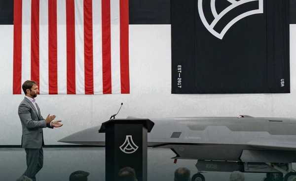 เผยโฉม Fury โดรนรบไร้คนขับลำแรกจาก Anduril เสริมทัพสหรัฐฯ