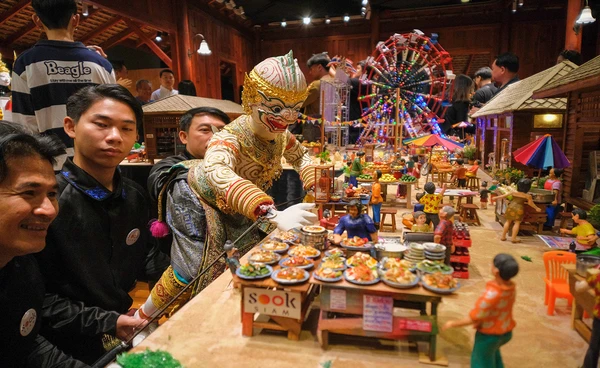 เมืองสุขสยาม เนรมิต “SOOK SMALL WORLD by SOOKSIAM” สัมผัสมนต์เสน่ห์แห่งศิลปะและงานคราฟต์ไทยขนาดจิ๋ว