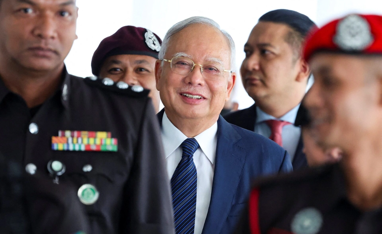 อภัยโทษ “นาจิบ ราซัก” อดีตผู้นำมาเลเซีย คดี 1MDB กักบริเวณต่อในบ้านพัก จ่ายค่าปรับ